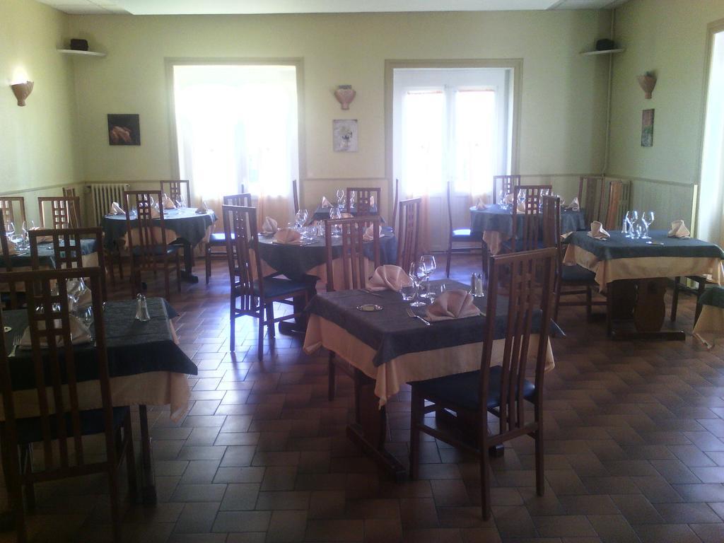 Logis Hotel Des Voyageurs Restaurant La Bonne Tabl'Hay Livron-sur-Drome Ngoại thất bức ảnh
