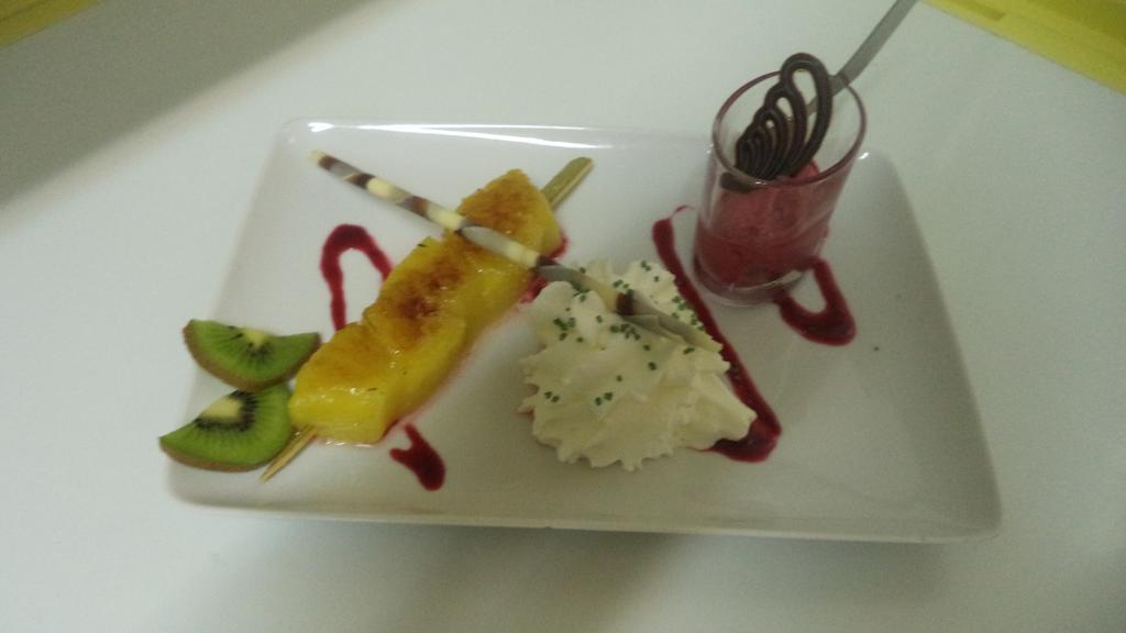 Logis Hotel Des Voyageurs Restaurant La Bonne Tabl'Hay Livron-sur-Drome Ngoại thất bức ảnh