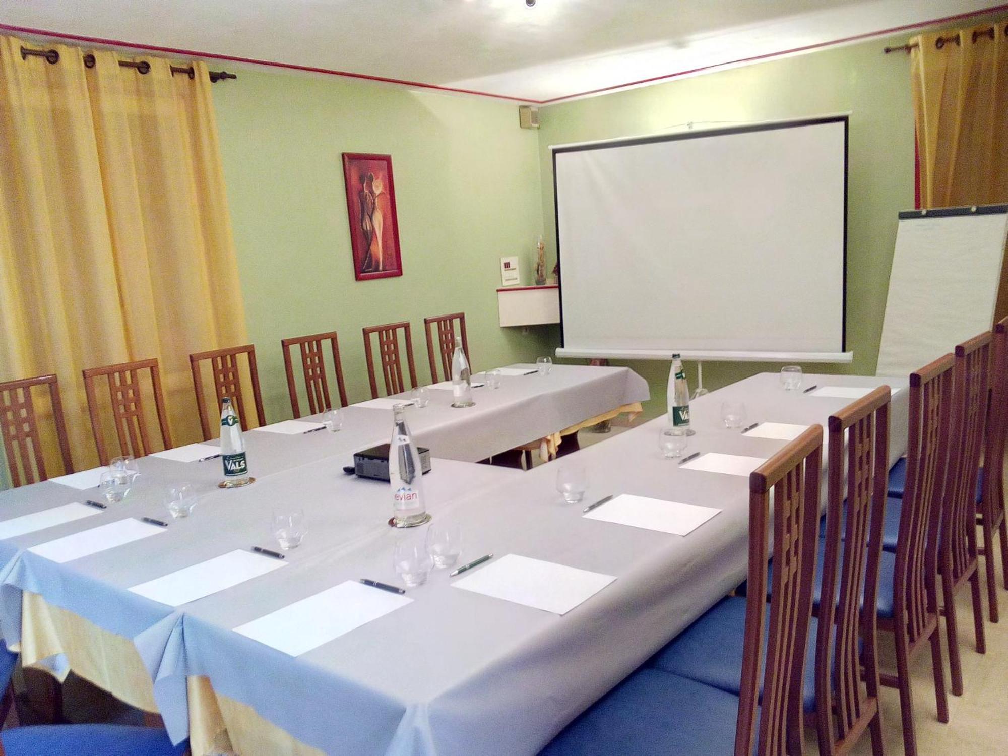 Logis Hotel Des Voyageurs Restaurant La Bonne Tabl'Hay Livron-sur-Drome Ngoại thất bức ảnh