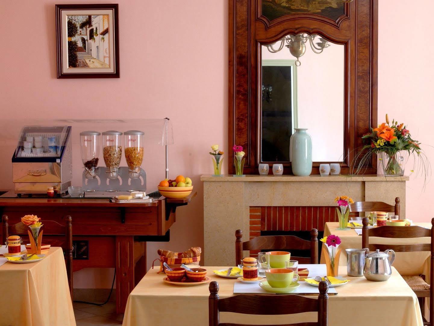 Logis Hotel Des Voyageurs Restaurant La Bonne Tabl'Hay Livron-sur-Drome Ngoại thất bức ảnh